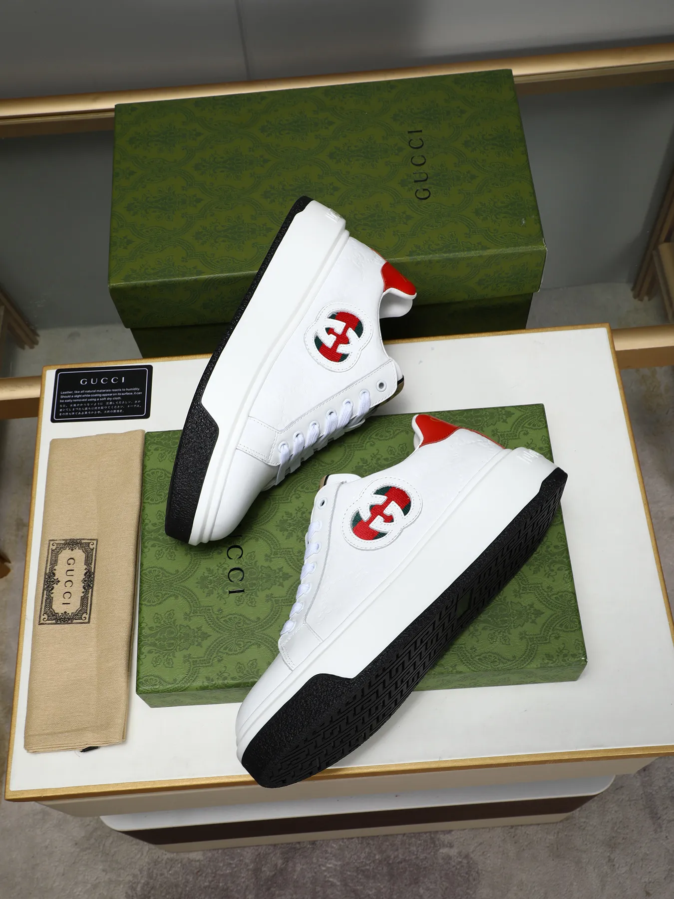 Men's shoes 💰480 New men's shoes GUCCI Fashion trend Made of first-layer calfskin ➕ washed sheep lining! The foot feels super comfortable and the workmanship is impeccable. Foam ultra-light outsole, size: 38-44 (45 customized) 4 colors to choose from!